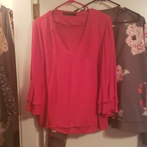 Red, three quarter sleeve length top
